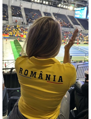 Tricoul suporterilor tenisului românesc- model minge de tenis